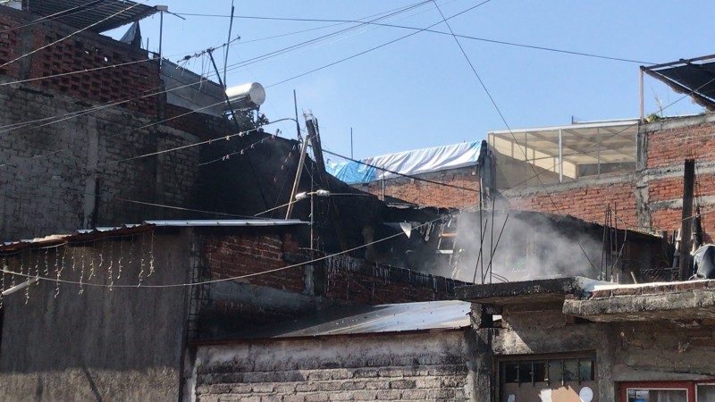 Incendio en humilde vivienda de Morelia deja 2 heridos 