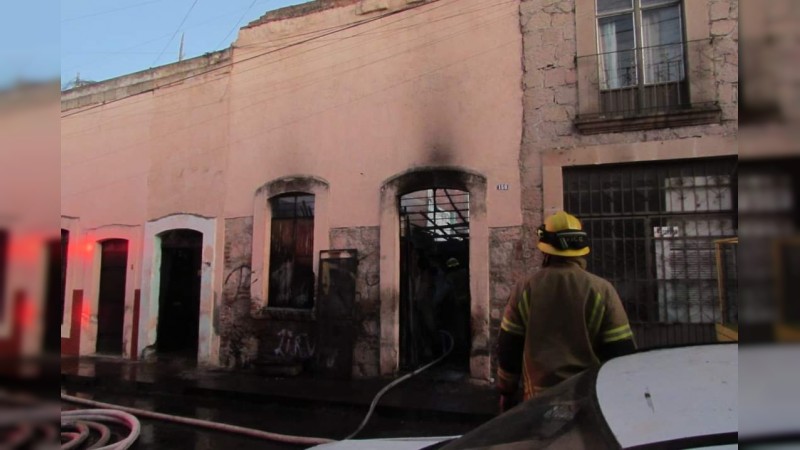 Se incendia inmueble, en el Centro de Morelia  