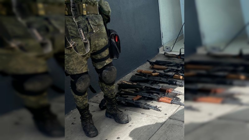 Militares reportan hallazgo de arsenal abandonado, en San Juan Nuevo 