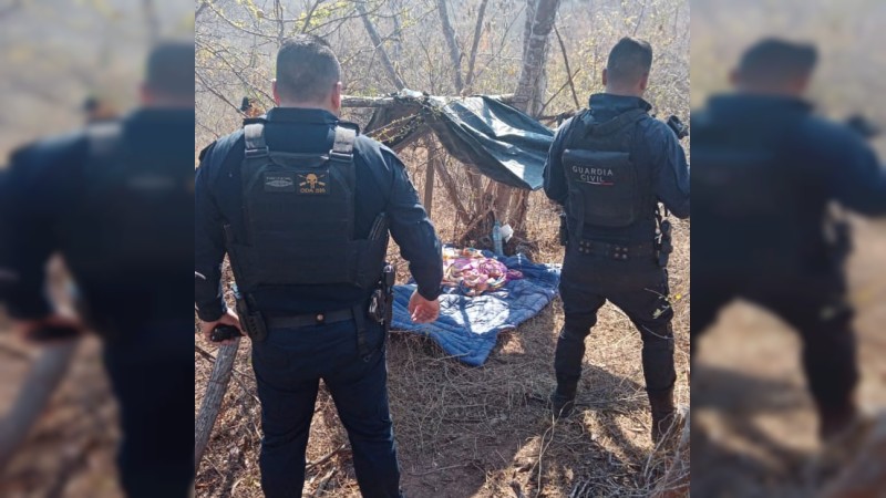 Policías desmantelan narcocampamento, en Huetamo 