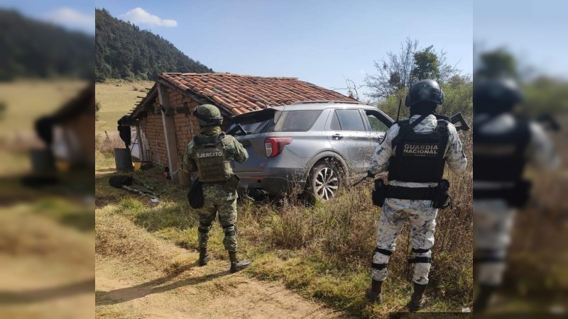 Militares aseguran narcocampamento y 4 autos, en Maravatío 