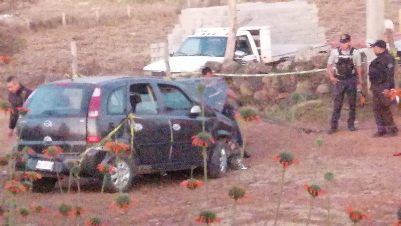 Muere hombre tras volcar auto, en Morelia; hay una menor herida 