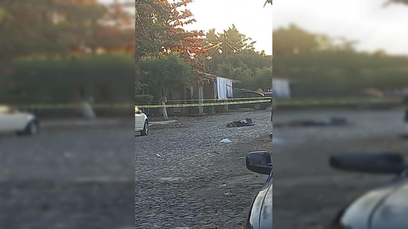 Tiran cadáver embolsado, en colonia de Apatzingán 