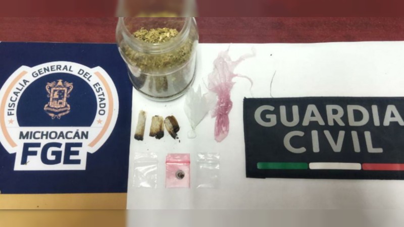 Tras reporte de narcobloqueo, policías detienen a 5 con drogas, en Buenavista 
