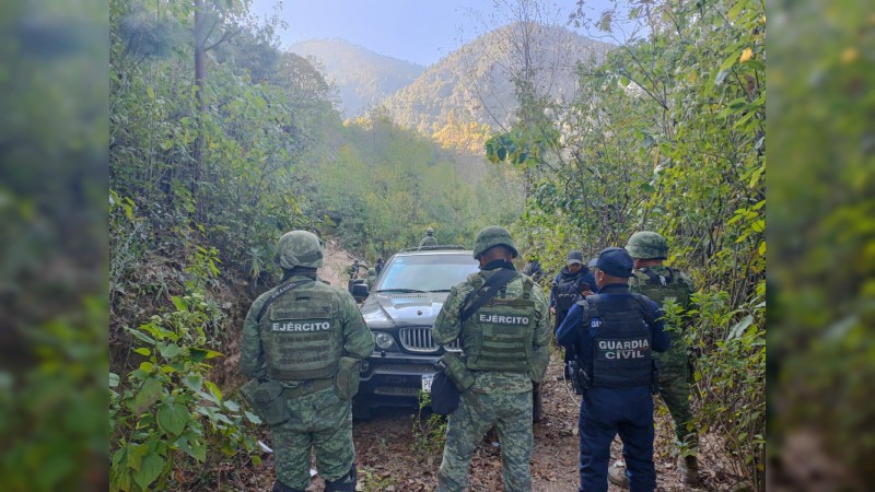 Célula criminal ataca a policías y militares, en Hidalgo; se aseguraron autos y campamento 