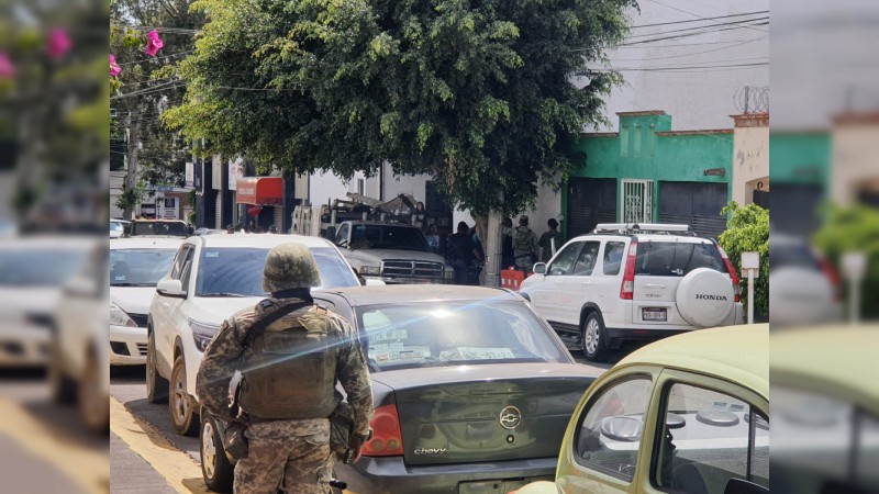 Militares capturan a 5 presuntos delincuentes, en La Huacana 