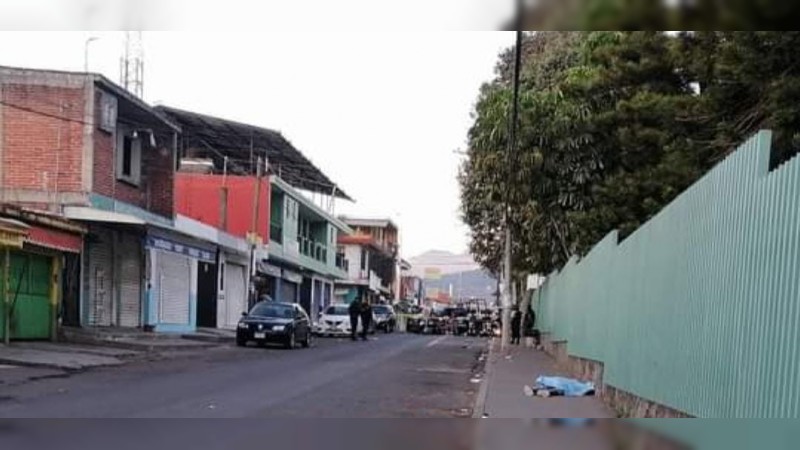 Asesinan a un hombre afuera del Hospital Regional de Uruapan
