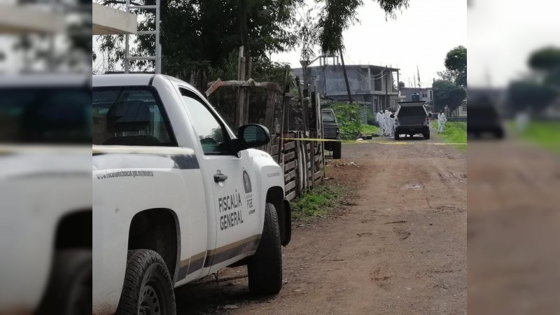 Una fallecida y 2 heridos, tras choque entre moto y auto, en Parácuaro 