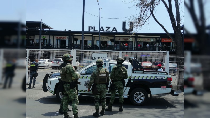 Cinco heridos deja ataque armado dentro de plaza, en Morelia 