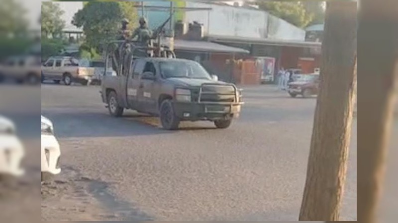 Enfrentamiento en Parácuaro deja un civil abatió y 4 autos asegurados 