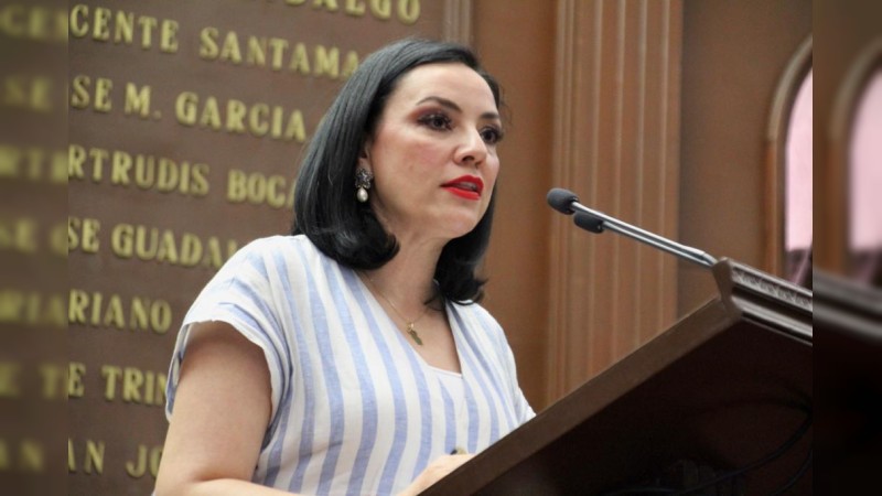 Adriana Hernández busca mayores sanciones para la violencia familiar