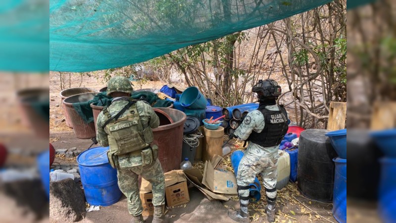 Turicato: militates destruyen narcolaboratorio  