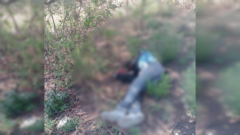 Tiran cadáver con impactos de bala, en Erandeni