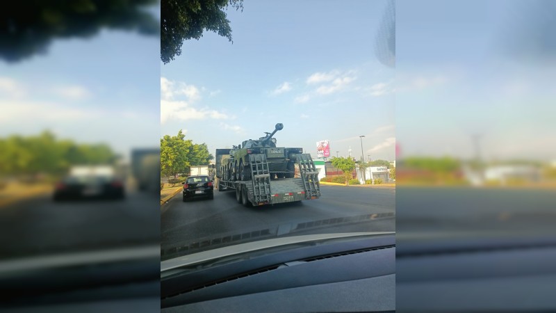 Con tanques, militares combatirán a narcos, en Apatzingán 