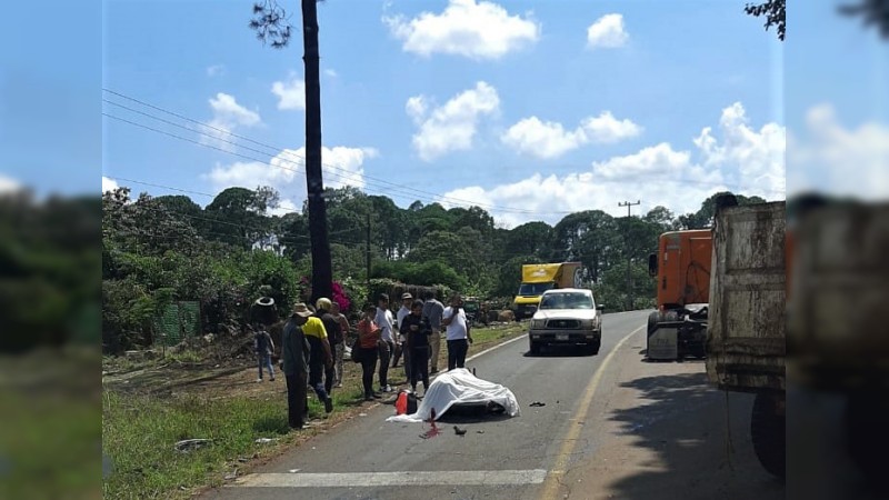 Muere normalista tras choque vehicular, en Uruapan 