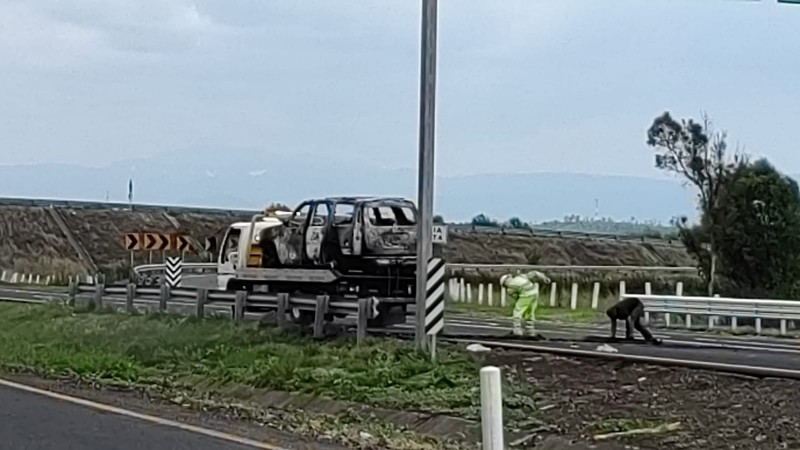 Seis autos calcinados dejan enfrentamientos, en Michoacán 