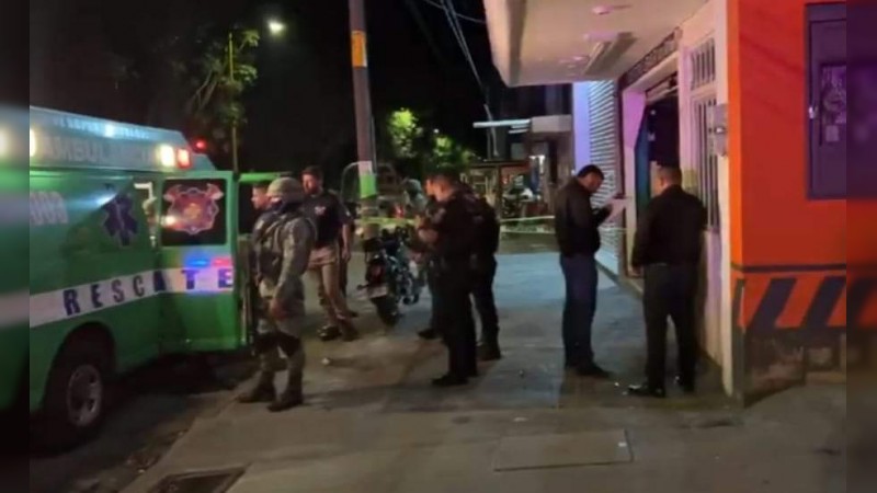 Deja tres heridos de bala ataque en bar de Uruapan