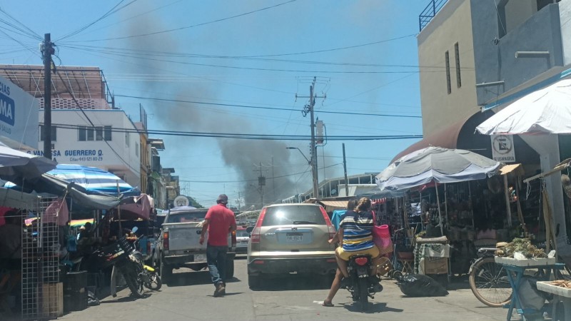 Arde taller de frenos, en Apatzingán 