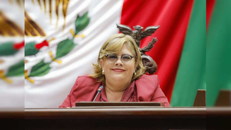 Clausura Julieta García segundo año legislativo y entrega informe de actividades.