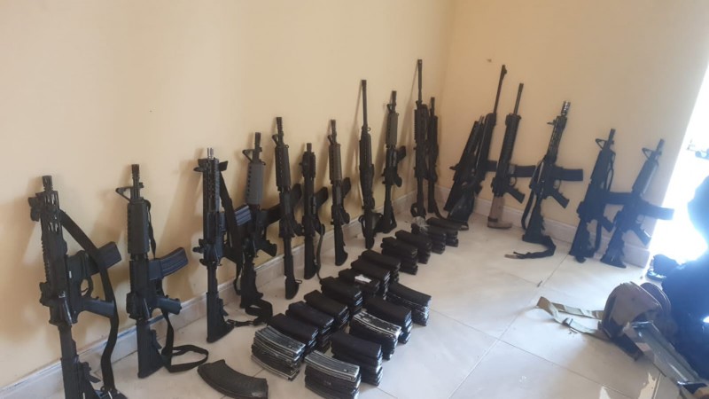 Fuerzas federales aprehenden a 25 civiles armados, en La Ruana  