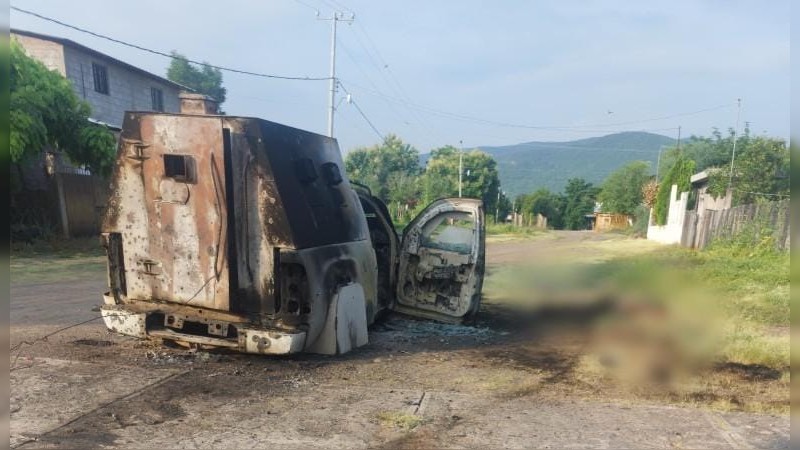 Tumbiscatío: enfrentamiento deja 2 muertos y auto calcinado 