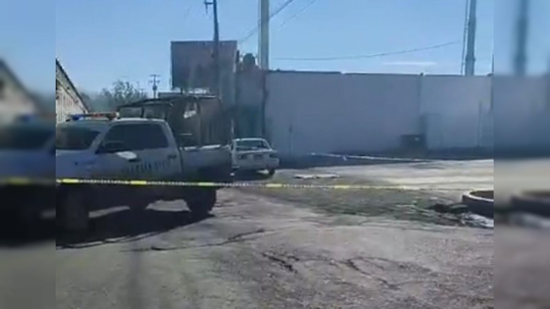 Sicarios matan a balazos a un taxista y su pasajero, en Uruapan 