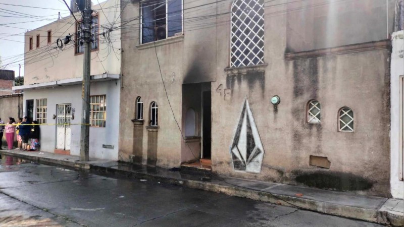 Se incendia vivienda, en Morelia; hay una mujer herida 