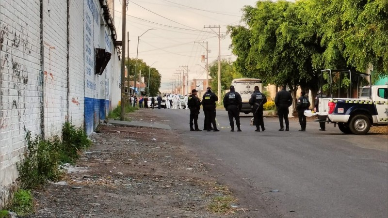 Un muerto y un herido dejó presunto pleito callejero, en Morelia 