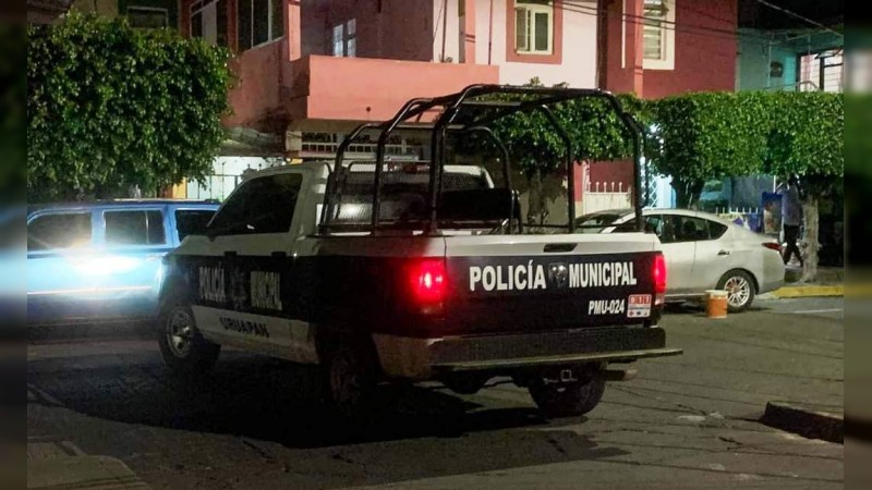 Delincuentes rafaguean una vivienda y un auto, en Uruapan 