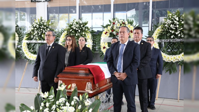 Rinden homenaje póstumo a policía asesinado, en Zamora  