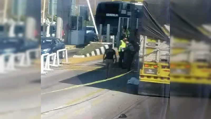 Tractocamión atropella a guardia de seguridad, en Ecuandureo