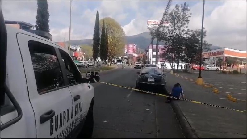 Policías  capturan a 2 presuntos asesinos de hombre, en Uruapan
