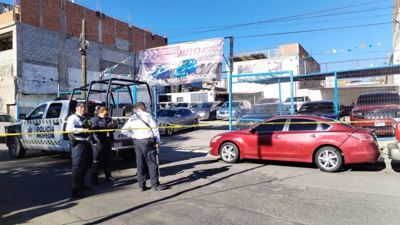 Suman tres los muertos en tiroteo en lote de autos de Morelia
