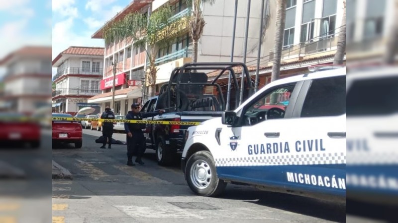 Grupo armado ejecuta a hombre, en pleno Centro de Uruapan 