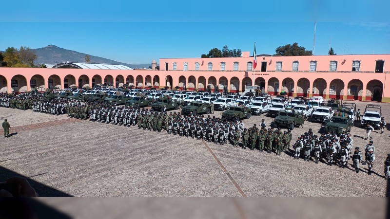 Arriban otros mil militares a Michoacán 