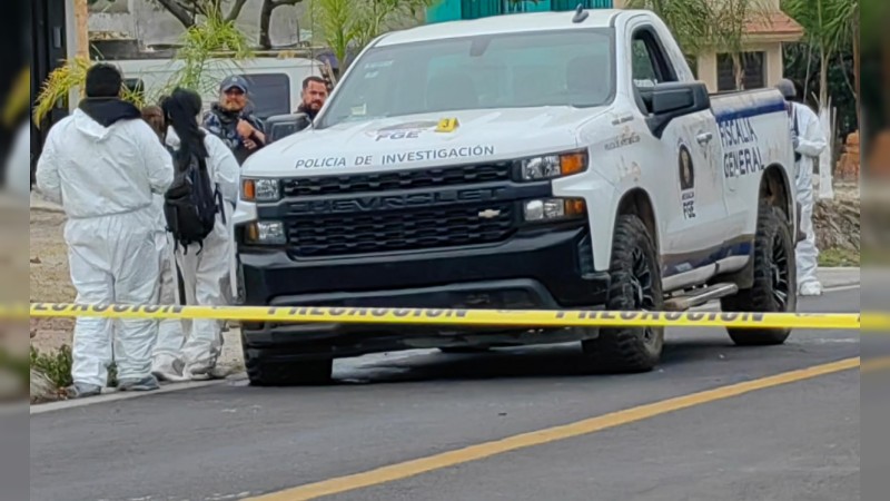 Grupo armado asesina a conductor de camioneta, en Chilchota