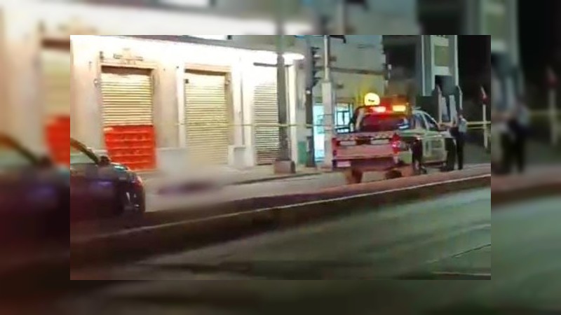 Perece motociclista tras accidentarse, en pleno Centro de Morelia 