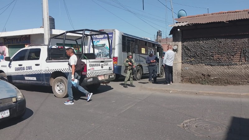 Sicarios matan a chofer de camión frente a los pasajeros, en Uruapan 