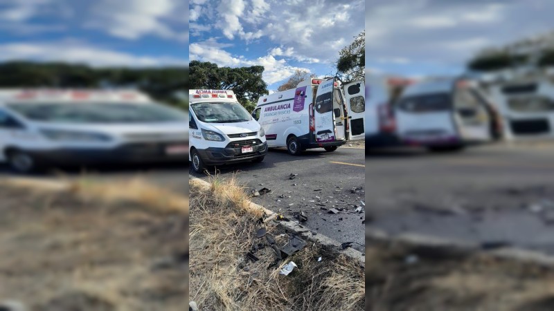 Saldo de 2 muertos y 9 lesionados deja choque en la carretera Tacámbaro-Carácuaro