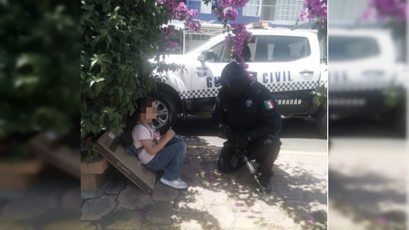 Policías auxilian a niña extraviada, en Maesvatio 