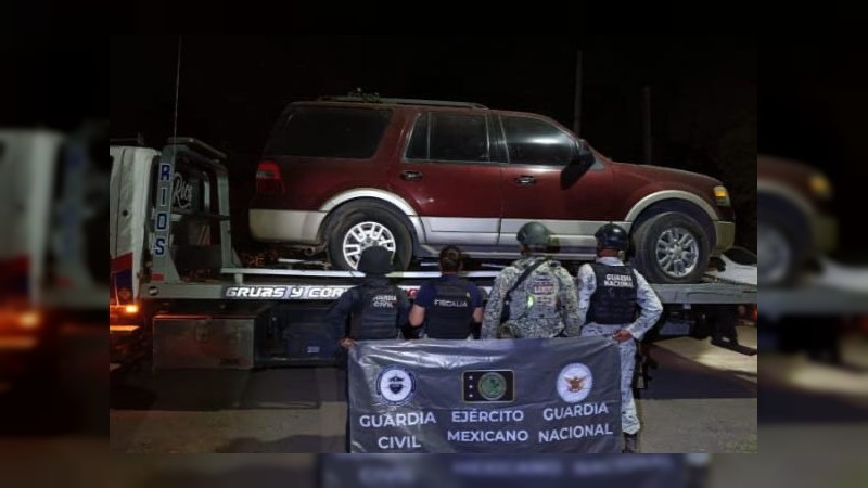 Buenavista: autoridades decomisan auto blindado y granada 