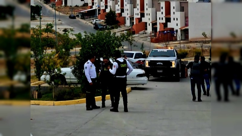 Apuñalan a guardia de seguridad tras intento de asalto, en Morelia 