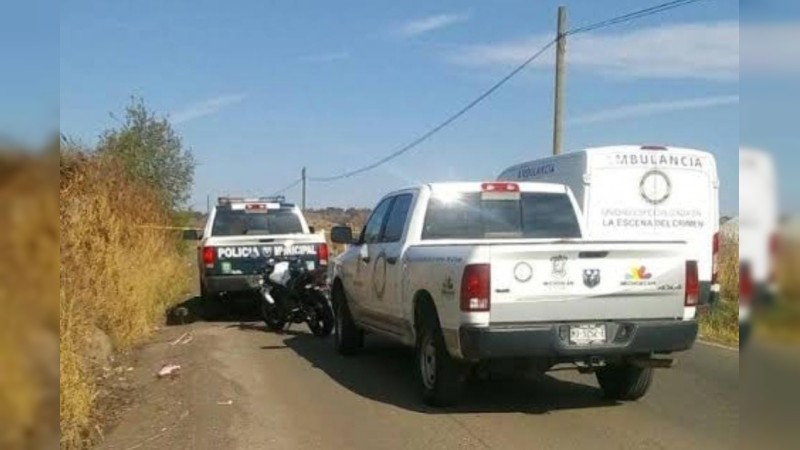 Tiran 5 cadáveres en carretera Cotija-Tocumbo