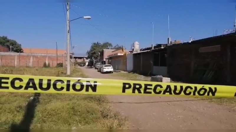 Otra mujer asesinada en Michoacán; la ejecutaron cuando llevaba a su bebé en brazos, el cual resultó ileso 