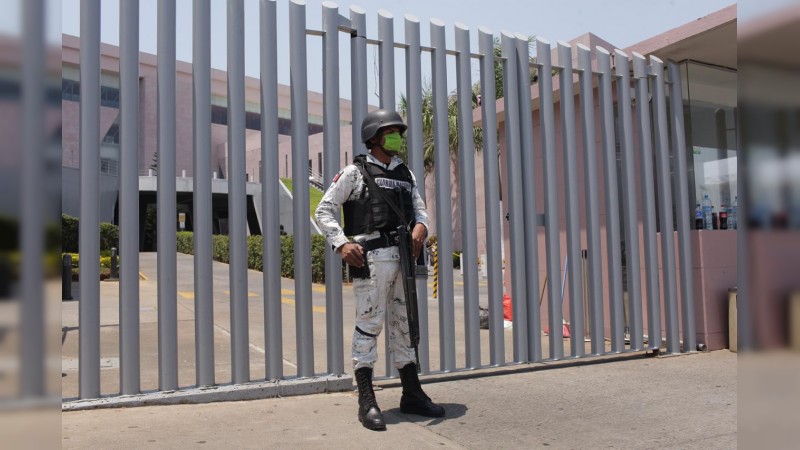 Refuerzan seguridad en hospitales de Michoacán