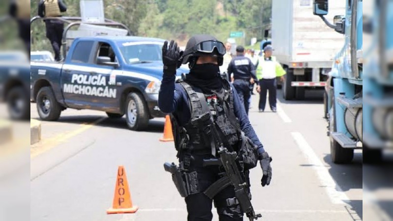 Se enfrentan policías y delincuentes, en Zitácuaro; hay 3 detenidos 