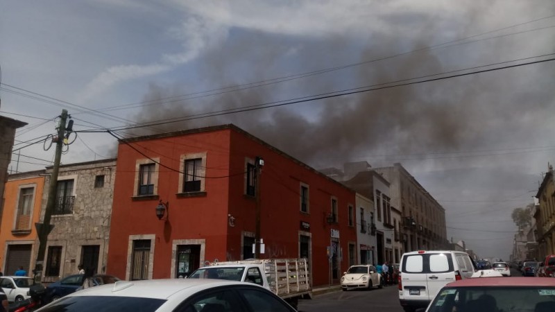 Se incendia domicilio, en pleno Centro de Morelia  