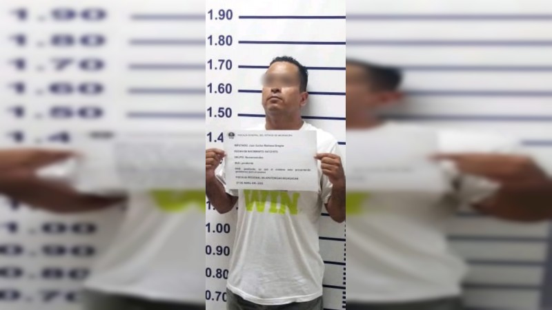 Detienen a custodio del penal de Apatzingán por intentar meter droga 