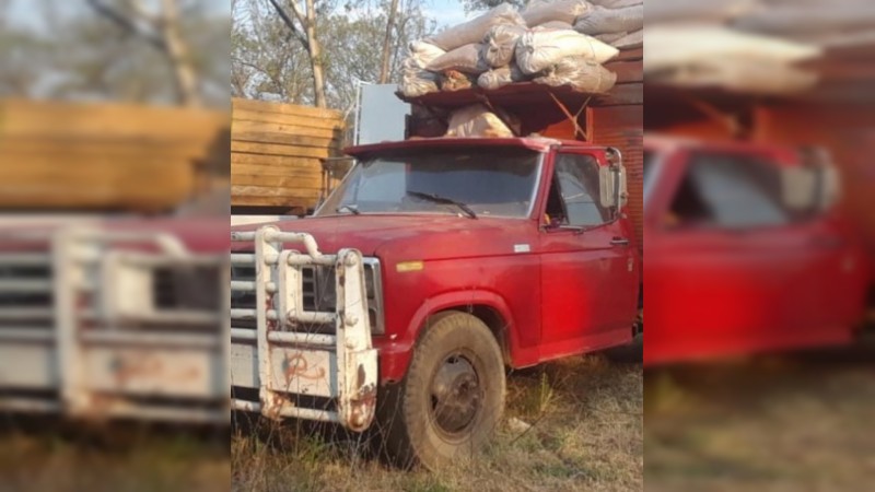 Asegura SSP a hombre con camión cargado de tres toneladas de tierra de monte 