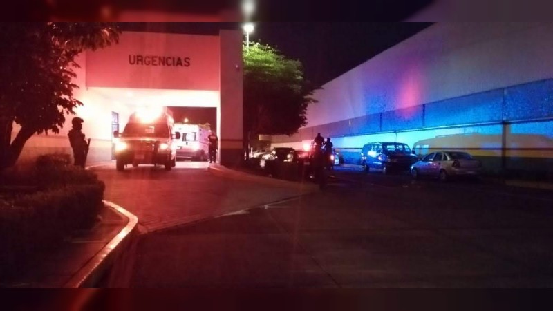 Atacan a tiros a despachador de gasolinera, en Zamora 